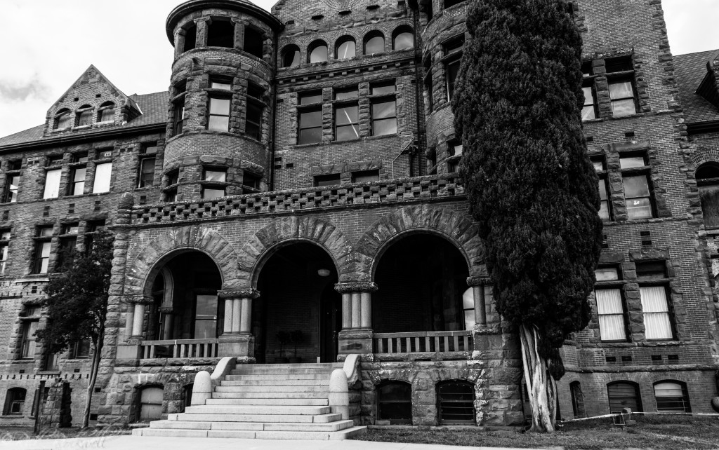 haunted house experience california Preston Castle - Cred: Calexplornia
