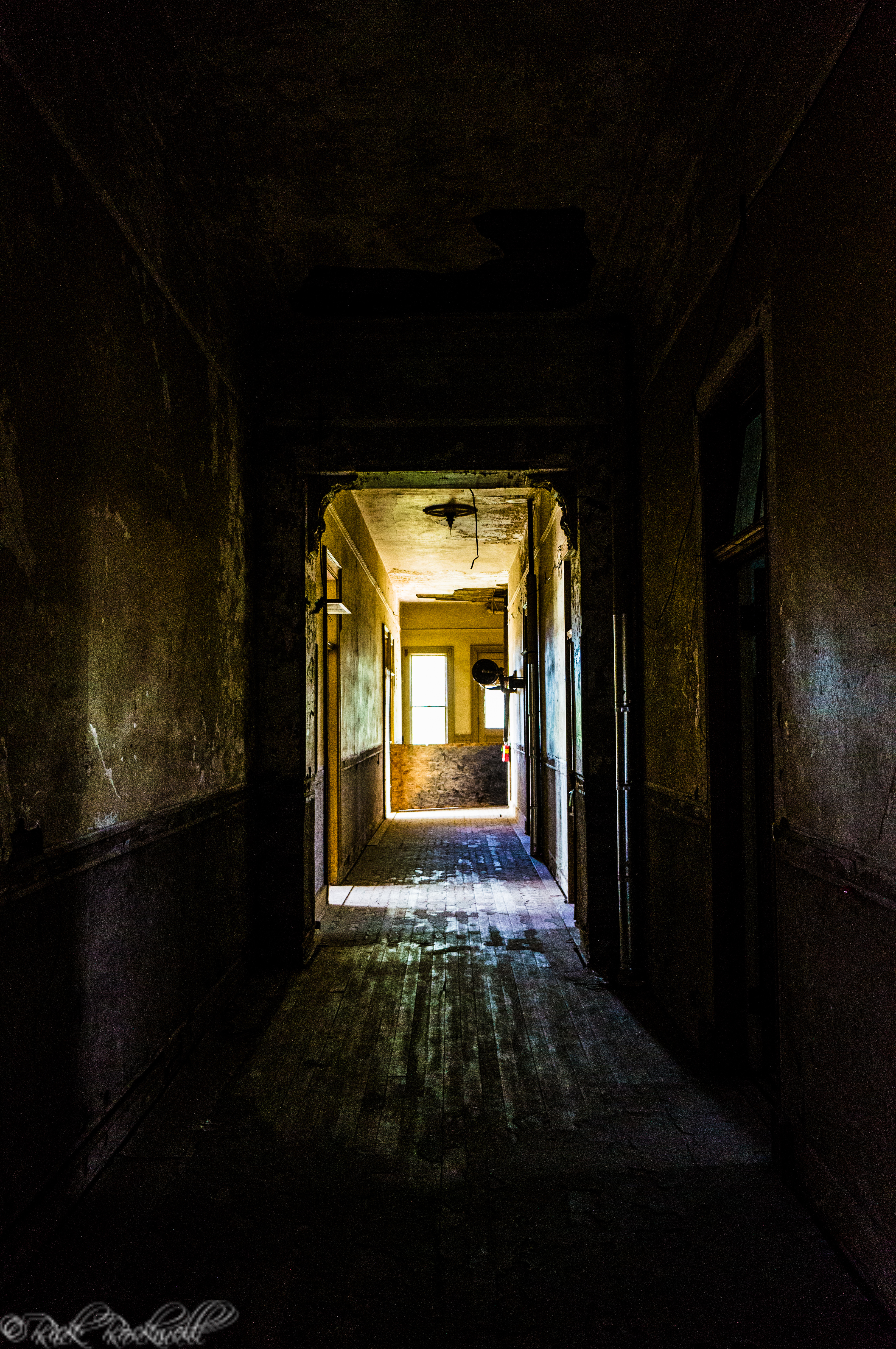 Photo of Photo Essay: Preston Castle Spooky Hallways and More