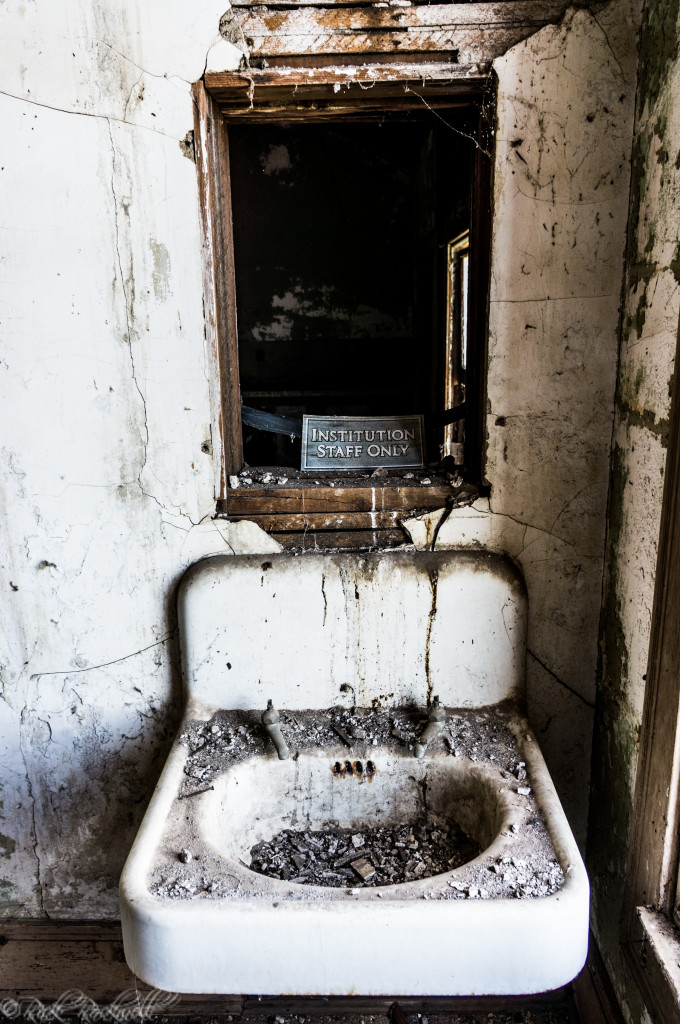 preston castle sink (1 of 1)