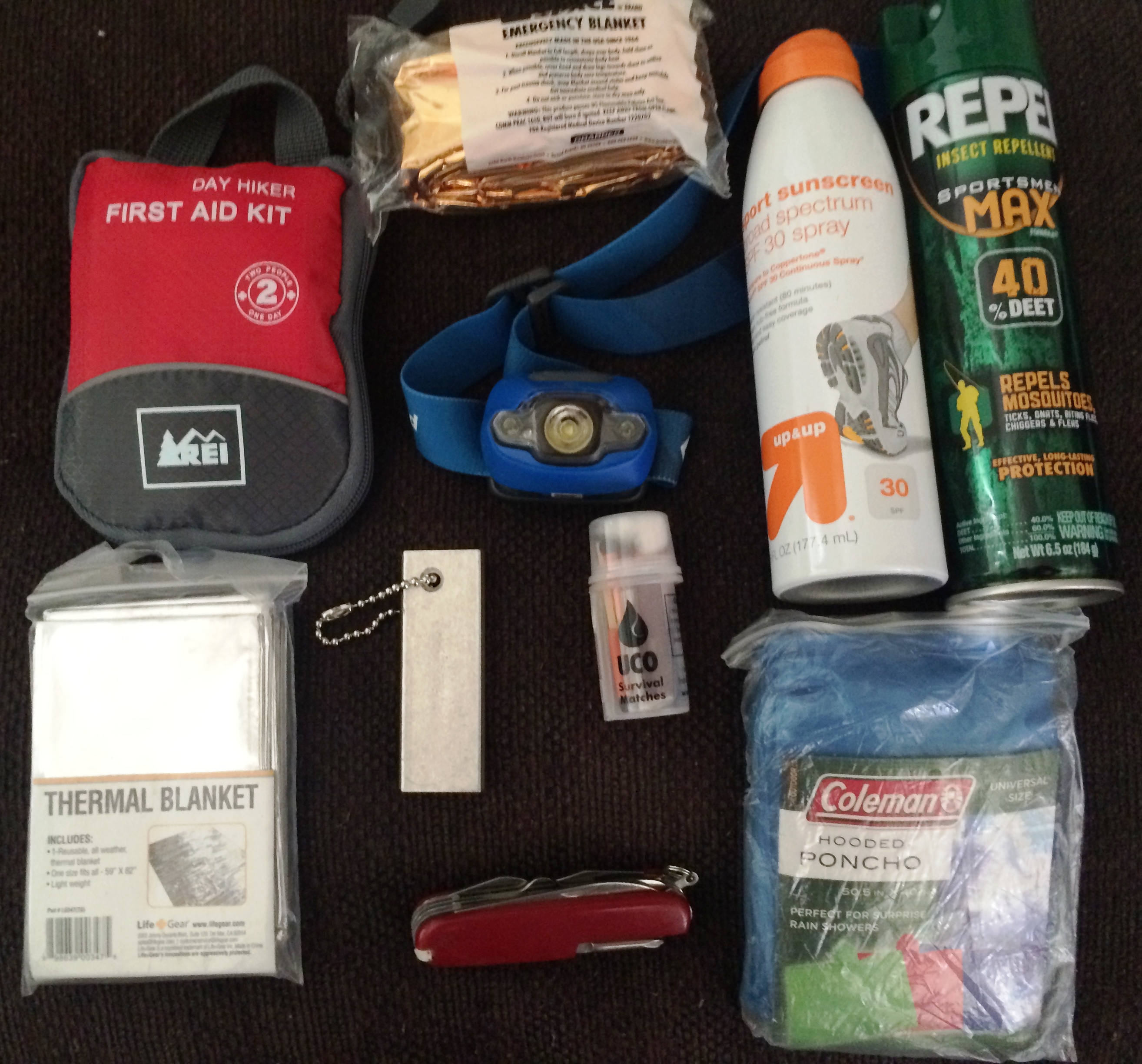 Photo of 12 essential items to pack for hiking