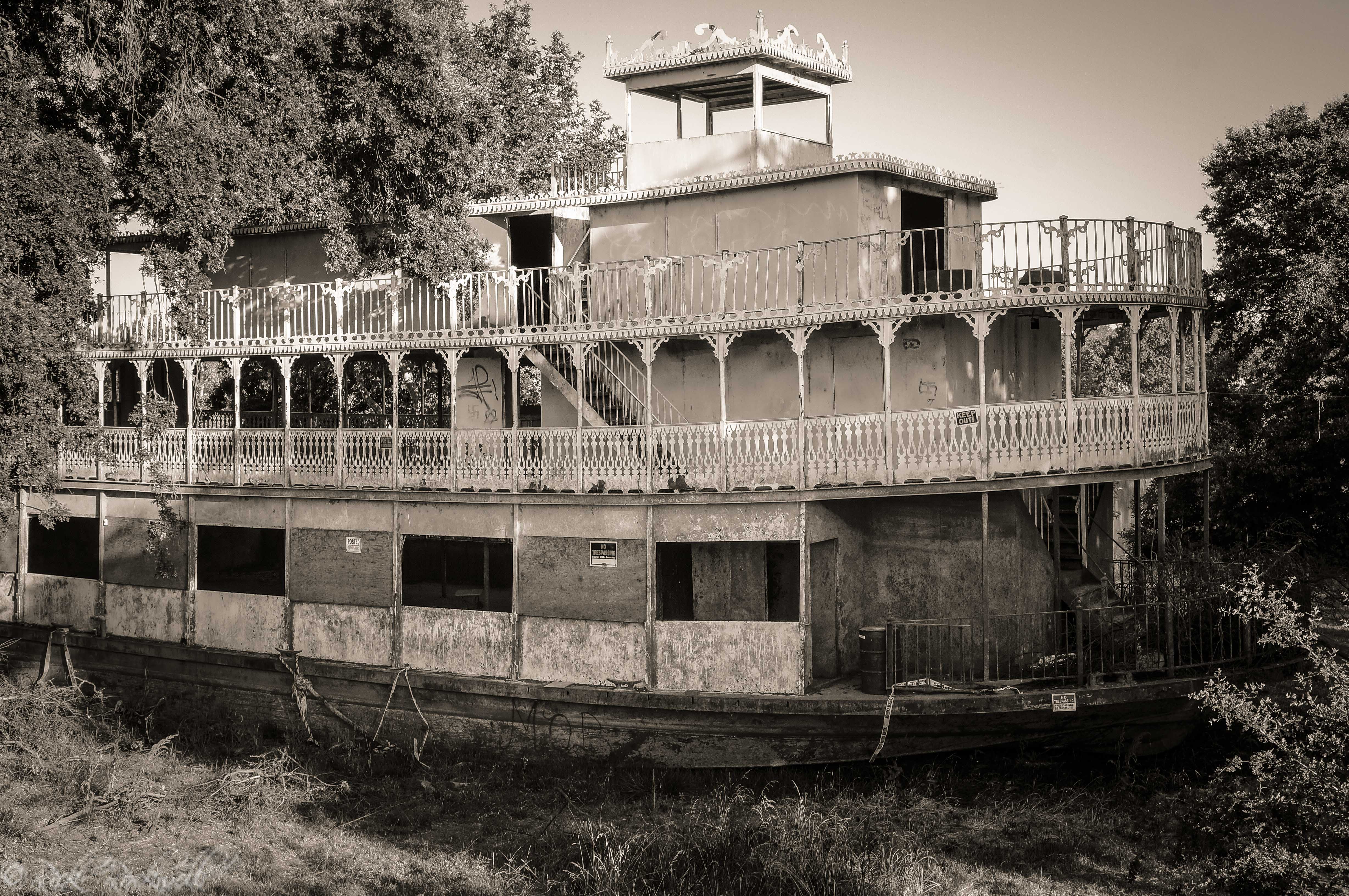 Photo of The Spirit of Sacramento: an abandoned riverboat with a fascinating tale