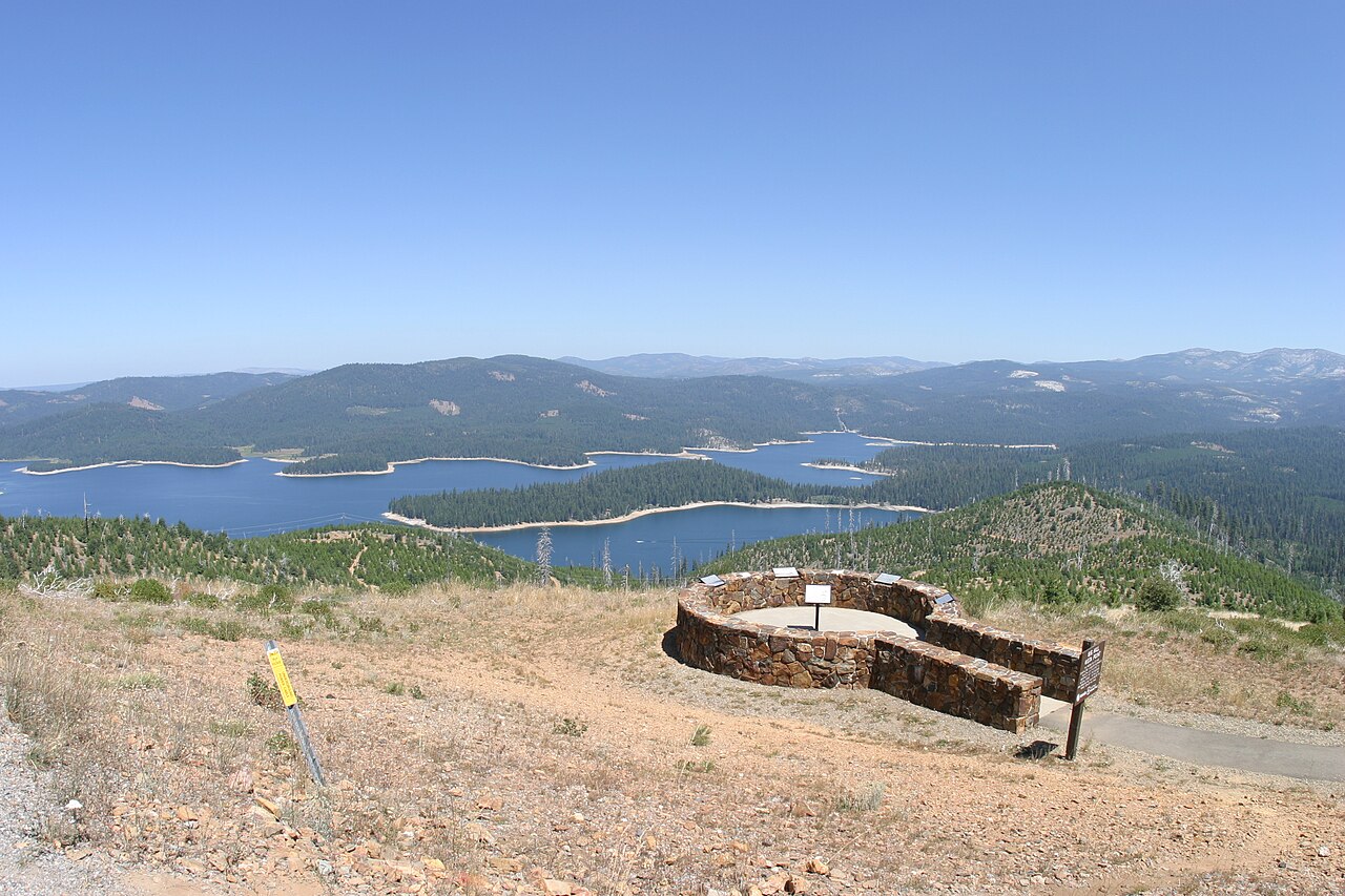 Looking at Union Valley Reservoir from Big Hill Lookout